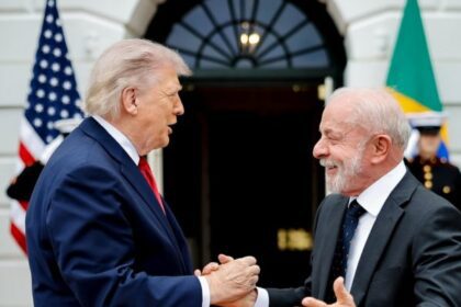 Luiz Inácio Lula da Silva, durante Encontro com o Presidente dos Estados Unidos, Donald Trump.  Casa Branca, Washington, D.C.