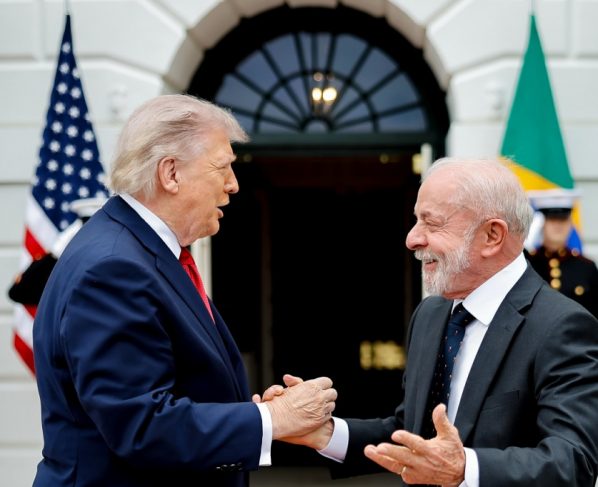 Luiz Inácio Lula da Silva, durante Encontro com o Presidente dos Estados Unidos, Donald Trump.  Casa Branca, Washington, D.C.