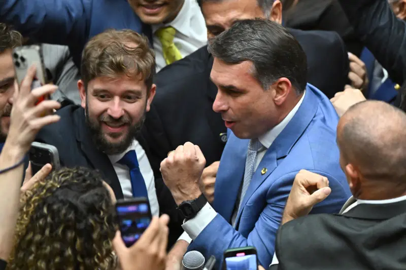 Entenda o que é a Lei da Dosimetria, por que 318 deputados votaram para aprovar, como Lula reagiu e por que Alexandre de Moraes suspendeu a lei horas depois.