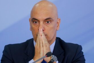Alvo de bolsonaristas, Moraes