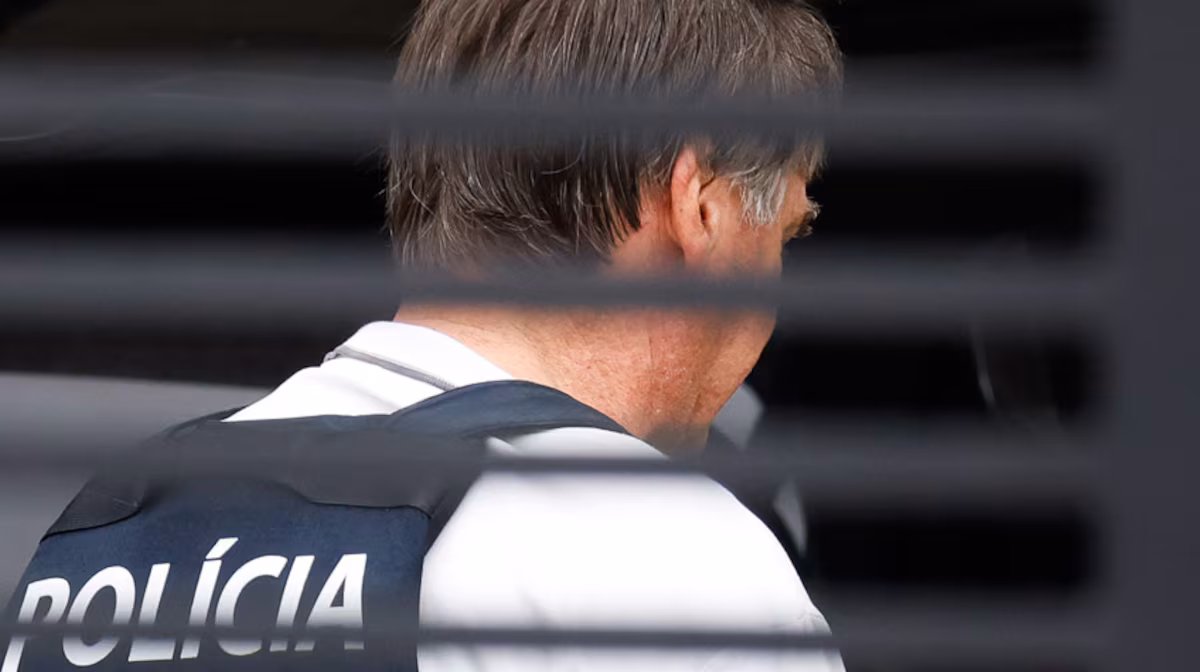 A defesa do ex-presidente Jair Bolsonaro pediu a anulação de sua condenação pelo STF