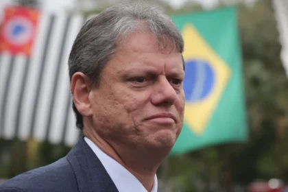 Tarcísio desiste da presidência em 2026 e aposta na reeleição em SP